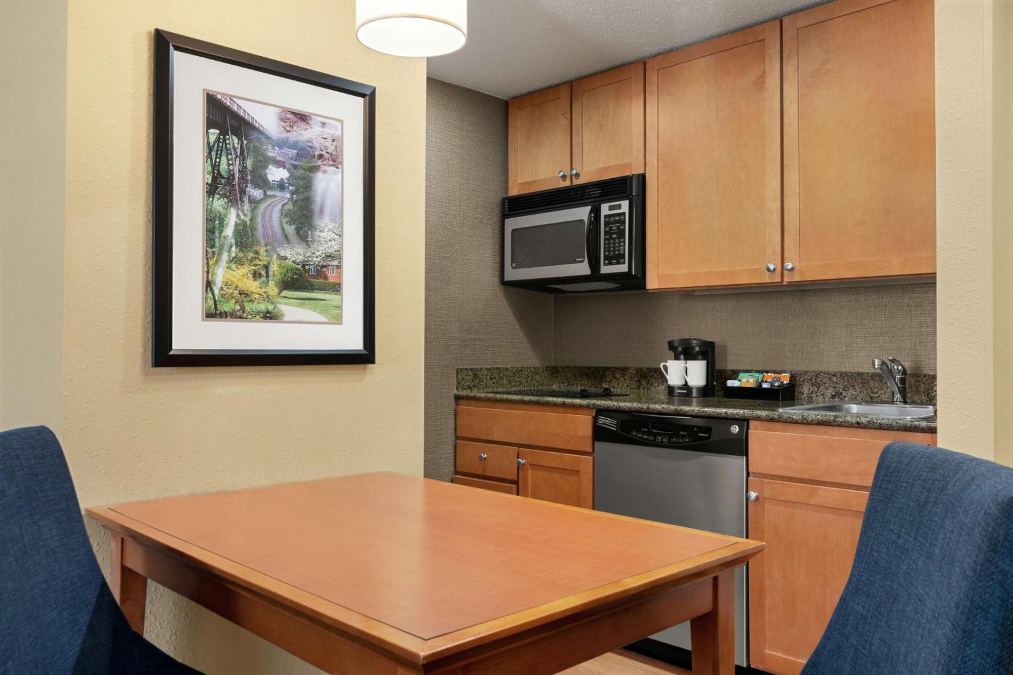 Homewood Suites By Hilton Allentown-Bethlehem Airport Exterior photo